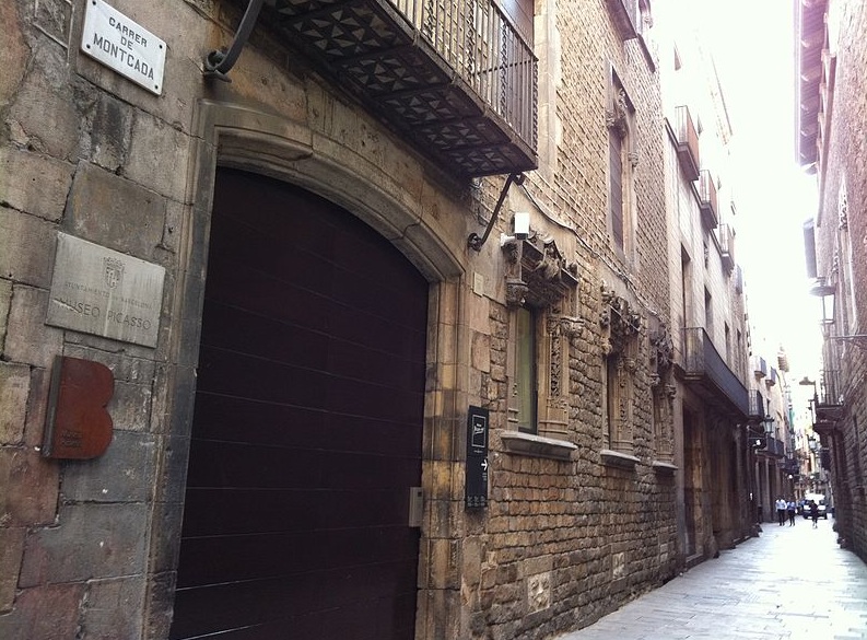 Carrer Montcada