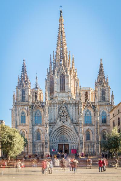 Long exposition shot of the Barcelona Cathedral