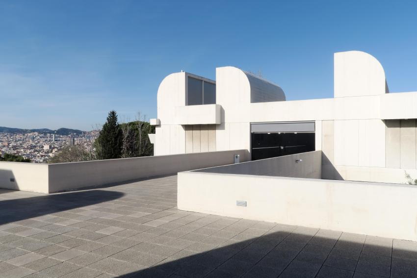 Vue depuis la terrasse de la fondation Joan-Miró (mars 2017).