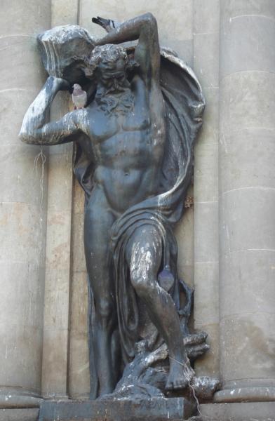 Hercules in Plaça de Catalunya