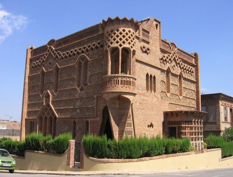 Ca l'Espinal, in the Colonia Güell