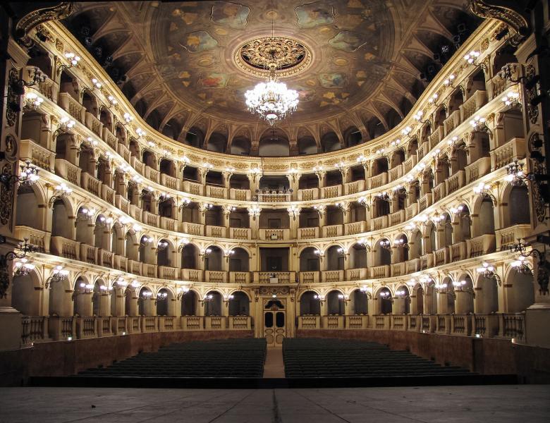 Teatro Comunale inside