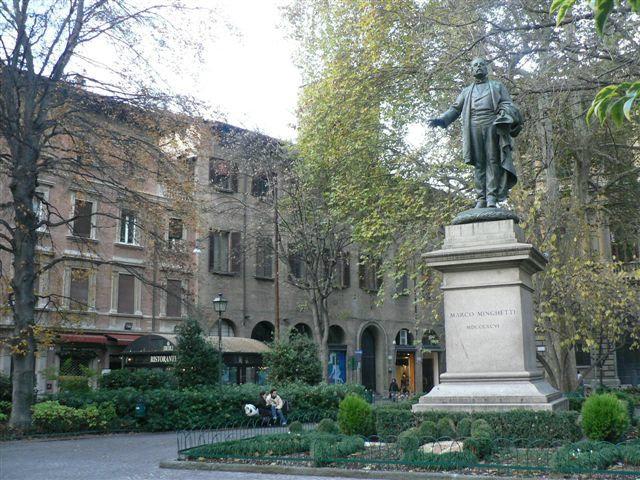 Piazza Minghetti