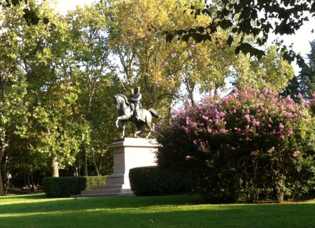 Statue of Vittorio Emanuele, Giardini Margherita