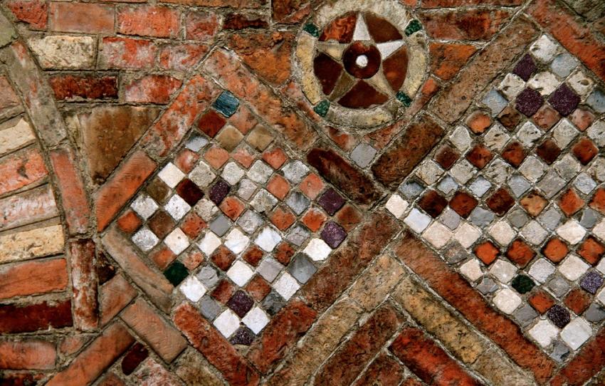 Apse detail of San Sepolcro, at Santo Stefano Apse detail of San Sepolcro, at Santo Stefano