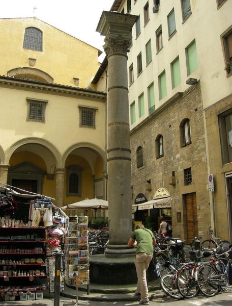 Column in front of S. Felicita Column in front of S. Felicita