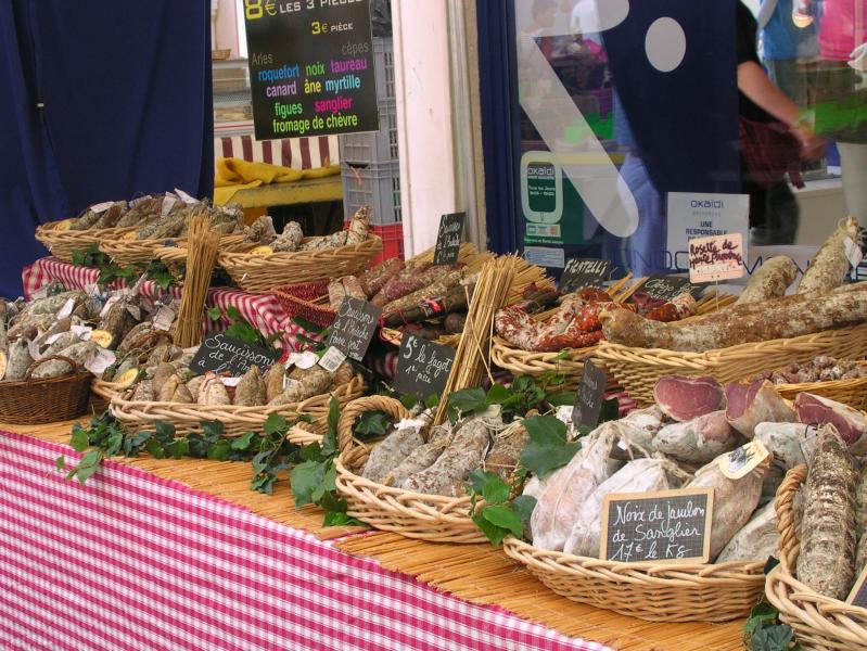 Charcuterie au marché d'Orange