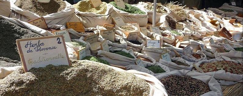 Herb market in Pertuis