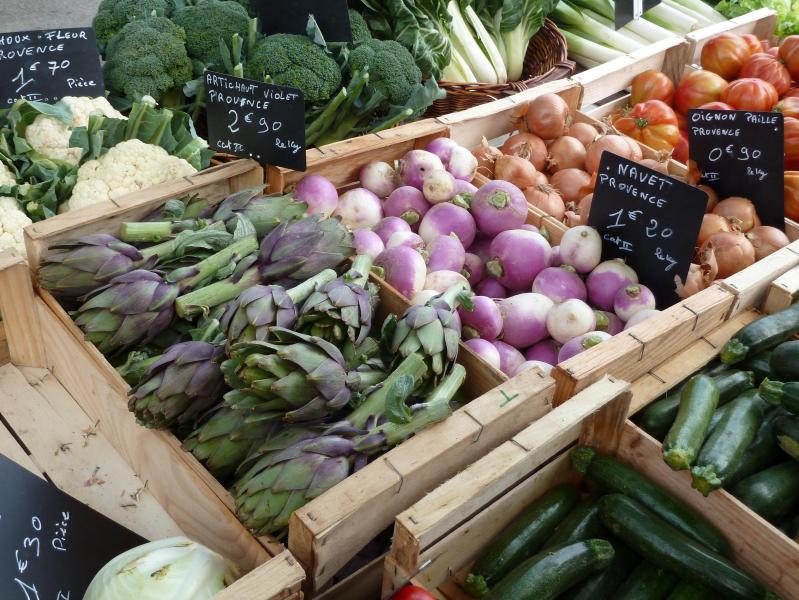 Légumes au marché de Bonnieux