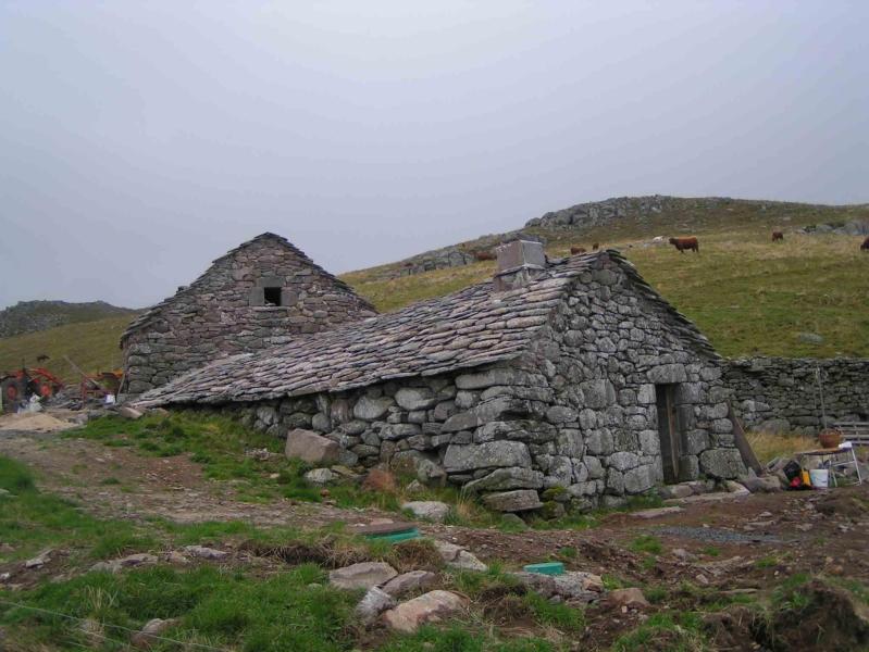 Buron refuge de la Fumade Vieille, Saint-Jacques des Blats, Cantal.