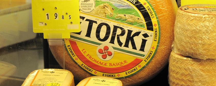 Whole French sheep's milk cheese "Etorki".