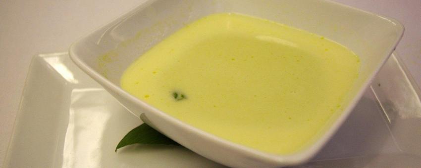 Creamy asparagus soup with asparagus tips

TK051 from Tokyo to Istanbul