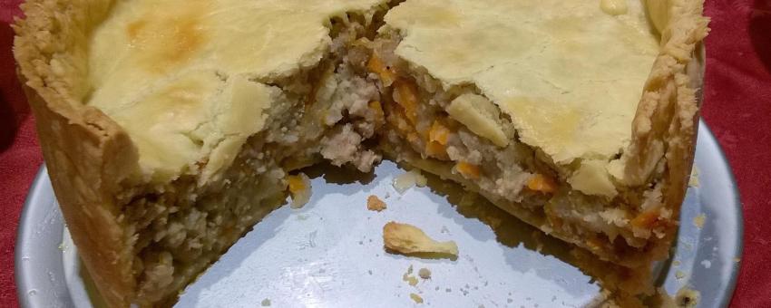 Tourtiere cross section