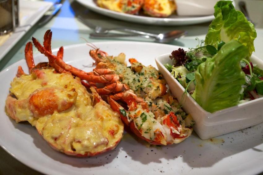 Lobster Thermidor (at the center of the plate)