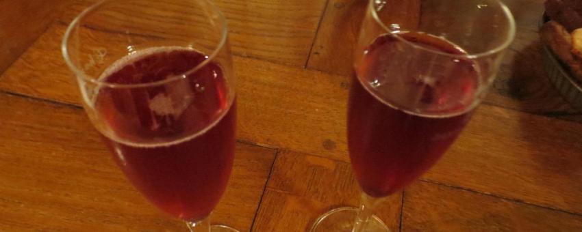 Kir royal : cocktail à base de crème de cassis et de crèment de Bourgogne