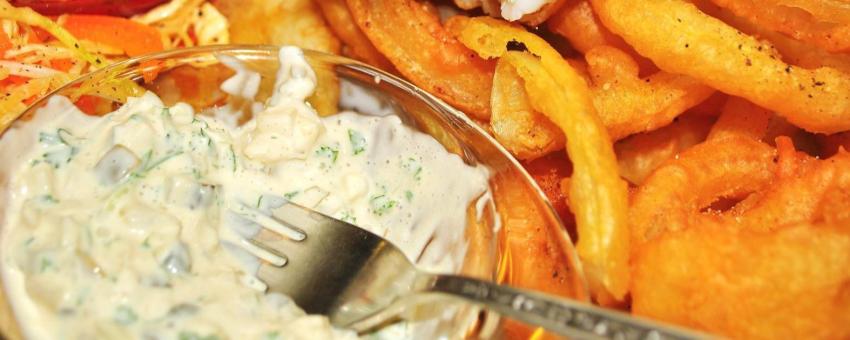 Tartar sauce served with fried food
