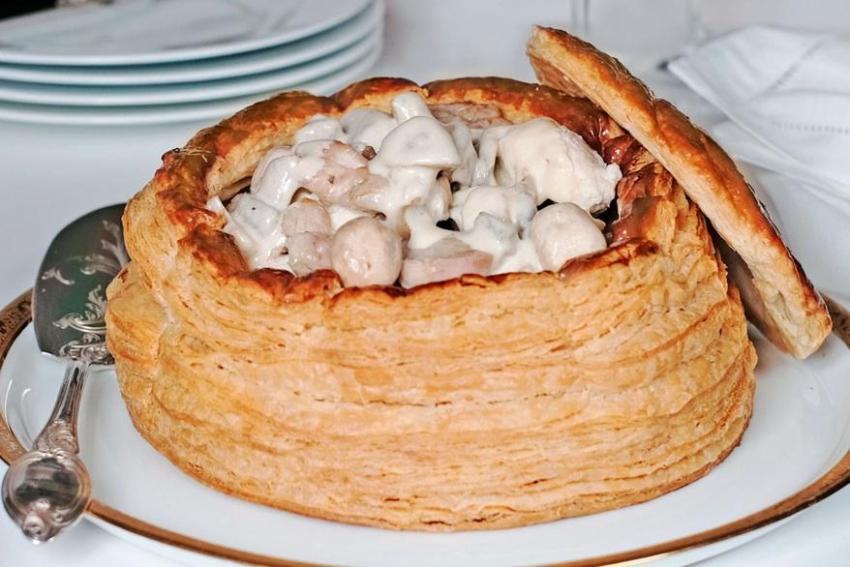 Vol-au-vent à l'ancienne de 20 cm de diamètre et de 14 cm de hauteur