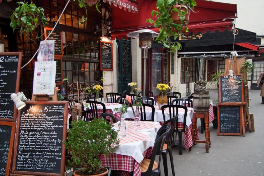 Restaurant rue Mouffetard à Paris.