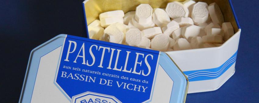 Pastilles de Vichy. Brand: H. Moinet. Tablets are labeled “Bassin de Vichy”.