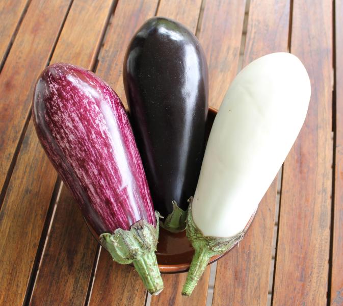 Eggplants: Graffity, Natural, White
