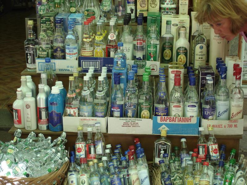 veschillende soorten ouzo