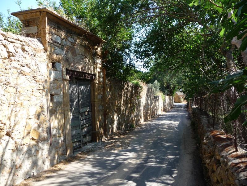 Typisches Strasse in Kambos