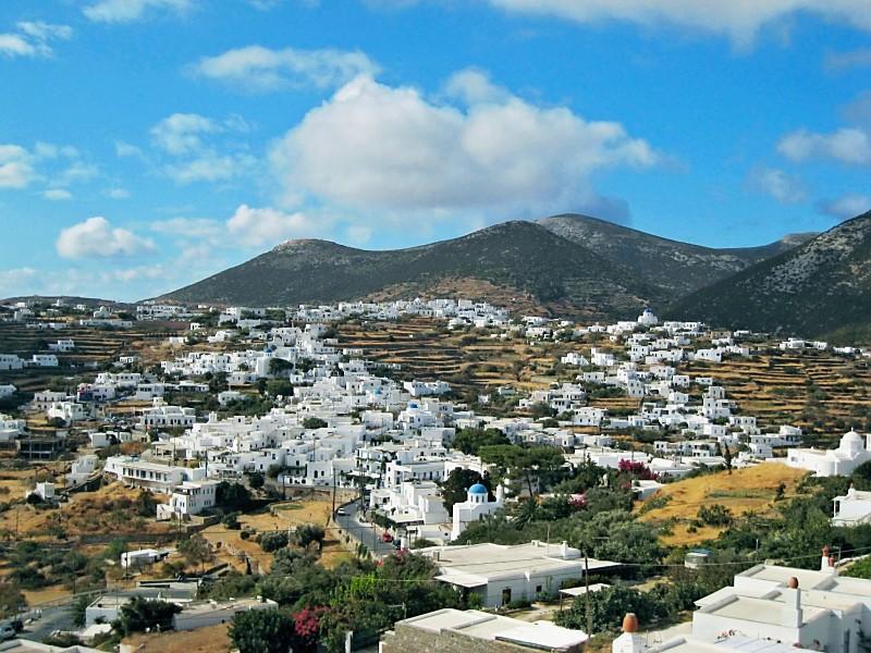 Atypically for the Greek islands, the villages of Artemonas and Apollonia on Sifnos sprawl widely over the hillsides.