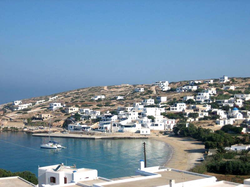 Der Hauptort auf der Insel Donousa