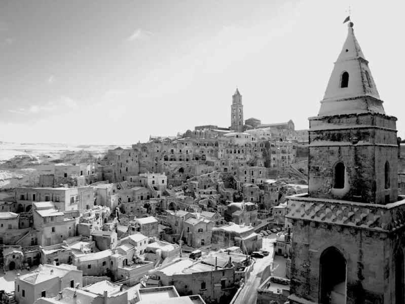 Image of the snowy Sassi di Matera.