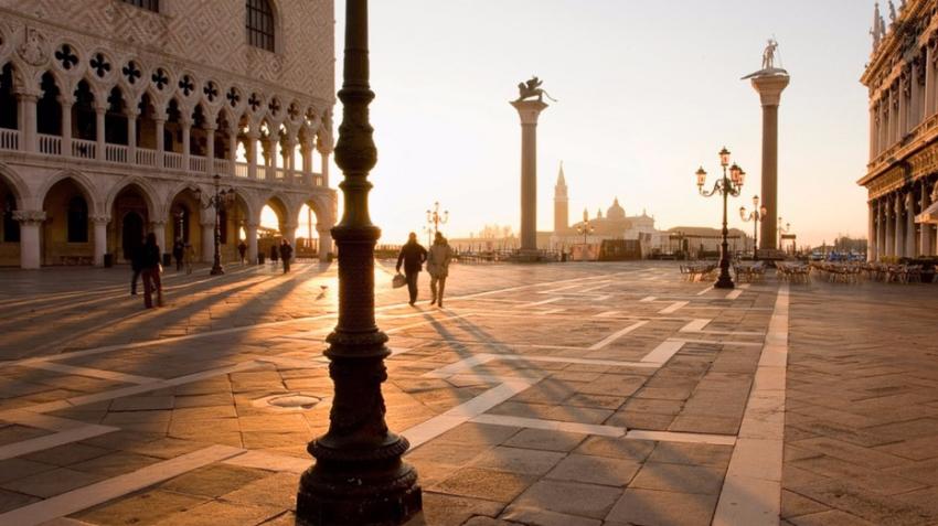 Sunrise on Piazza San Marco Sunrise on Piazza San Marco