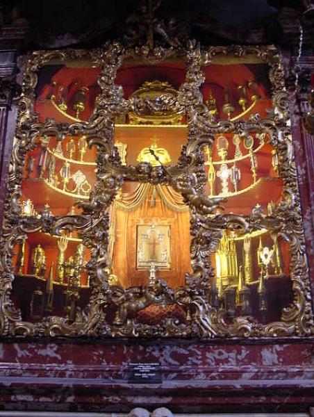 Frari Reliquary carved by Brustolon Frari Reliquary carved by Brustolon