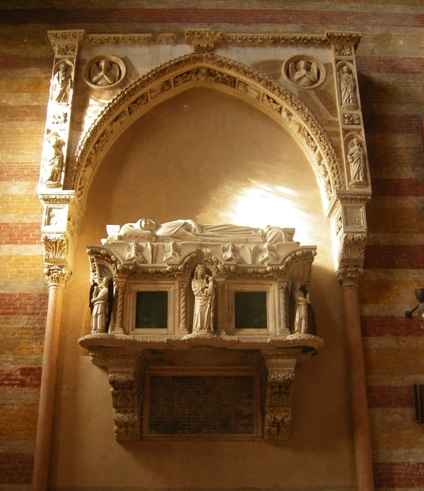 Andriolo de' Santi's Tomb in Ermitani, Padua Andriolo de' Santi's Tomb in Ermitani, Padua