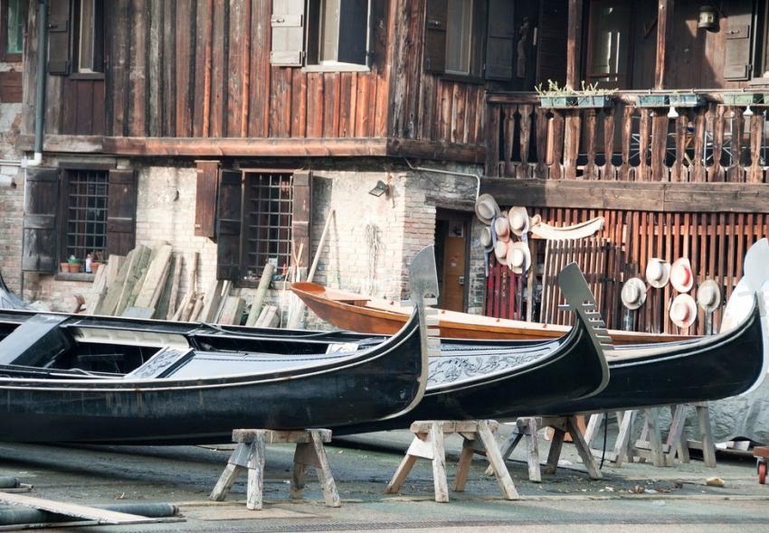 Gondolas and Hats in Dorsoduro