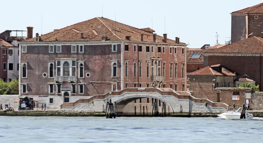 Palazzo Donà delle rose and Ponte Donà in Venice – seen from the northern part of the lagoon.