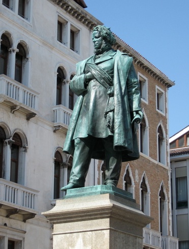 Statue of Manin in Campo Manin