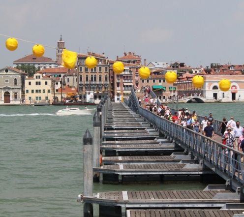 Temporary bridge across to the Redentore